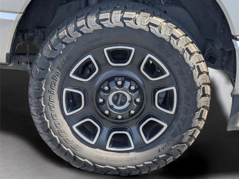 Used 2024 Ford F250 Platinum image 37
