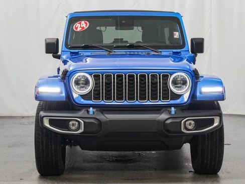 Used 2024 Jeep Wrangler Unlimited Sahara w/ Safety Group AWD/4WD image 4