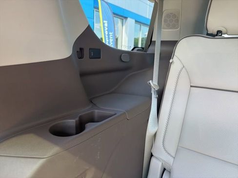 Used 2024 GMC Yukon Denali AWD/4WD image 47