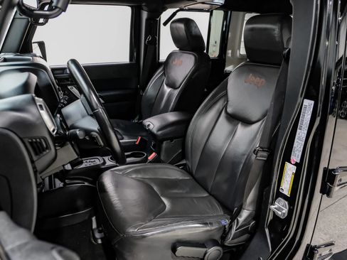 Used 2016 Jeep Wrangler Unlimited Sahara AWD/4WD image 33