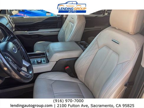 Used 2019 Ford Expedition Platinum AWD/4WD image 16