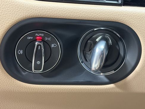 Certified 2025 Porsche Macan image 35