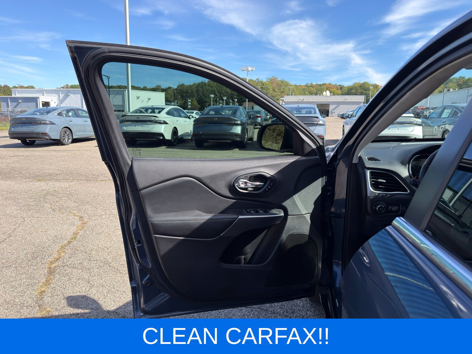 Used 2020 Jeep Cherokee Limited AWD/4WD image 13