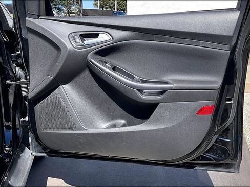 Used 2016 Ford Focus SE FWD image 23