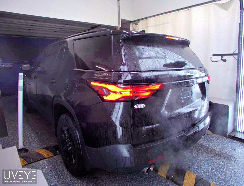 Used 2023 Chevrolet Traverse LT w/ Midnight/Sport Edition AWD/4WD image 4