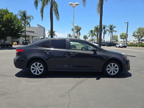 Used 2024 Toyota Corolla LE FWD image 2