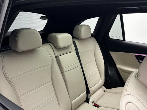 Used 2025 Mercedes-Benz GLC 300 4MATIC image 53