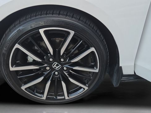 Used 2025 Honda Accord Touring image 39