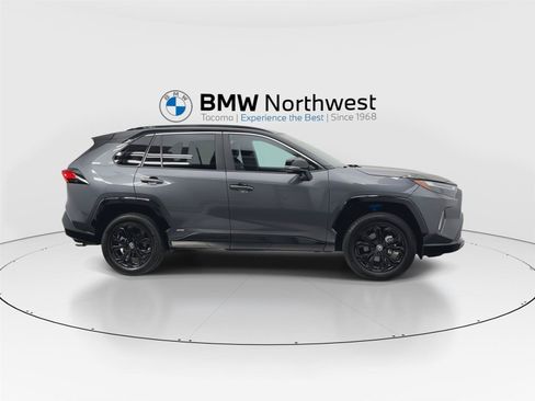 Used 2024 Toyota RAV4 XSE AWD/4WD image 5