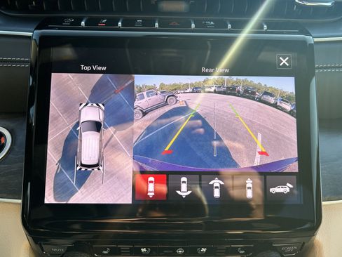 New 2025 Jeep Grand Cherokee Limited w/ Luxury Tech Group II image 48