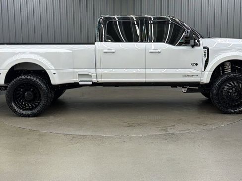 Used 2026 Ford F450 Platinum w/ FX4 Off-Road Package AWD/4WD image 6