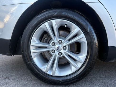 Used 2016 Ford Taurus SE image 15