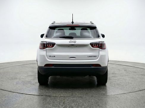 Used 2025 Jeep Compass Limited image 7