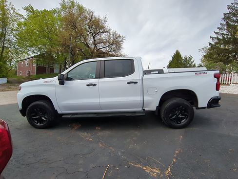 Used 2021 Chevrolet Silverado 1500 LT Trail Boss w/ LPO, Dark Essentials Package AWD/4WD image 5
