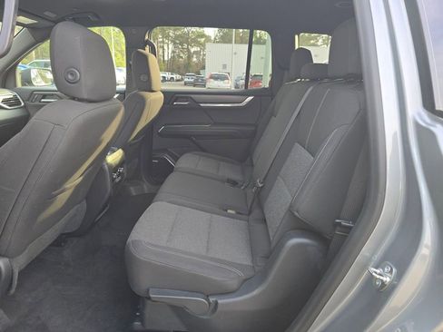 Used 2025 GMC Acadia Elevation image 30