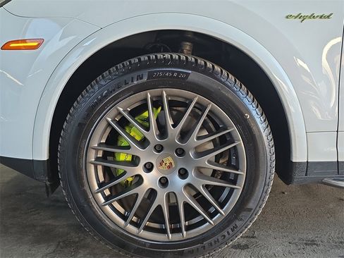 Used 2017 Porsche Cayenne S Platinum w/ Premium Package Plus (Pjy) image 22