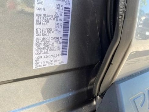 Used 2024 Nissan Pathfinder SV AWD/4WD image 37