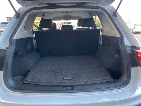 Used 2018 Volkswagen Tiguan S image 11