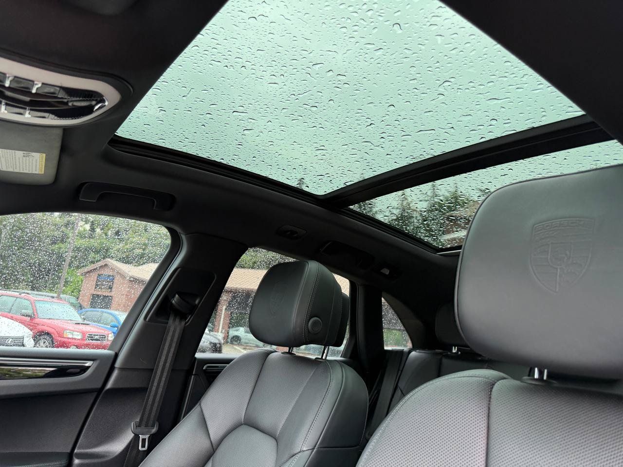 Used 2018 Porsche Macan AWD/4WD image 25