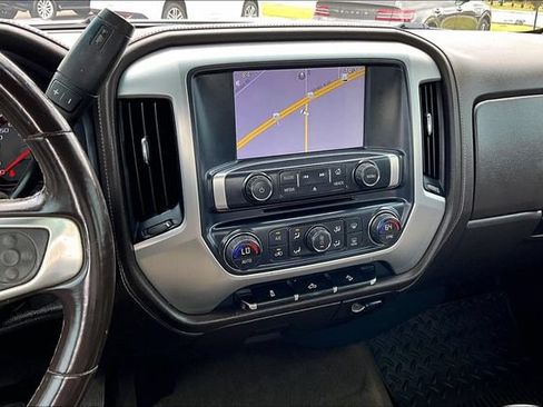 Used 2015 GMC Sierra 1500 SLE w/ SLE Value Package AWD/4WD image 9