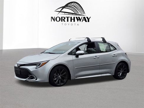 Used 2025 Toyota Corolla XSE image 6