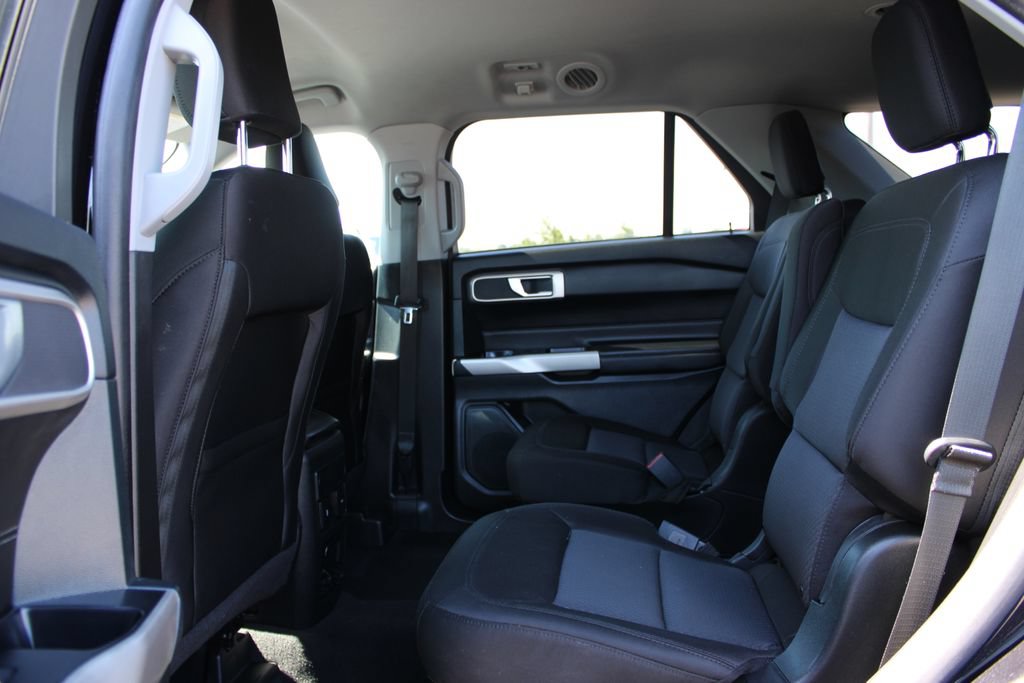 Used 2023 Ford Explorer XLT AWD/4WD image 23