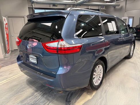 Used 2016 Toyota Sienna XLE Premium image 37