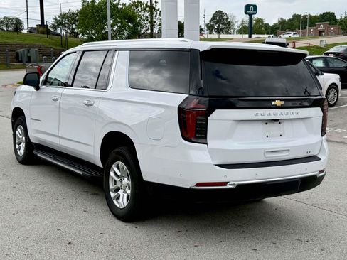 Used 2025 Chevrolet Suburban LT image 9