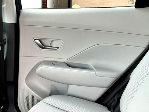 Used 2025 Hyundai Kona Limited image 23