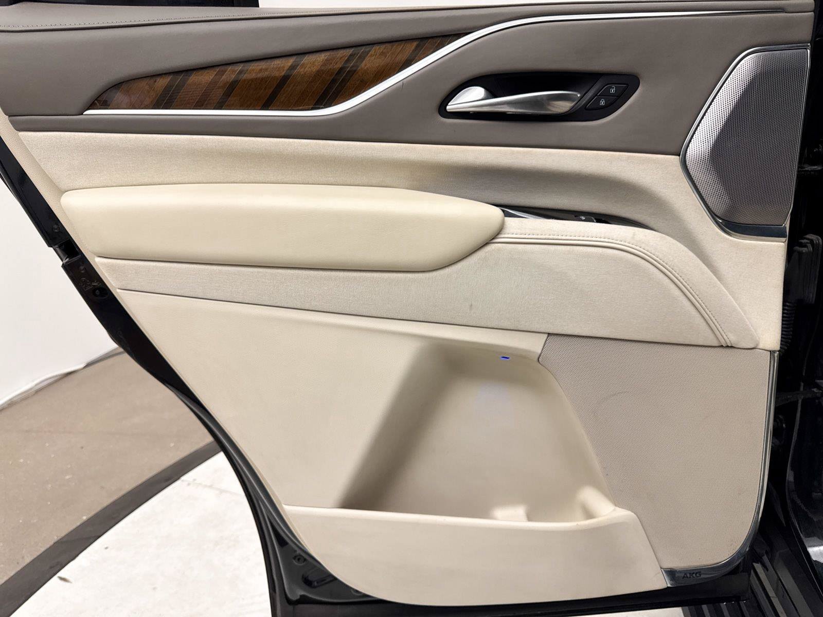 Used 2022 Cadillac Escalade Sport Platinum AWD/4WD image 33