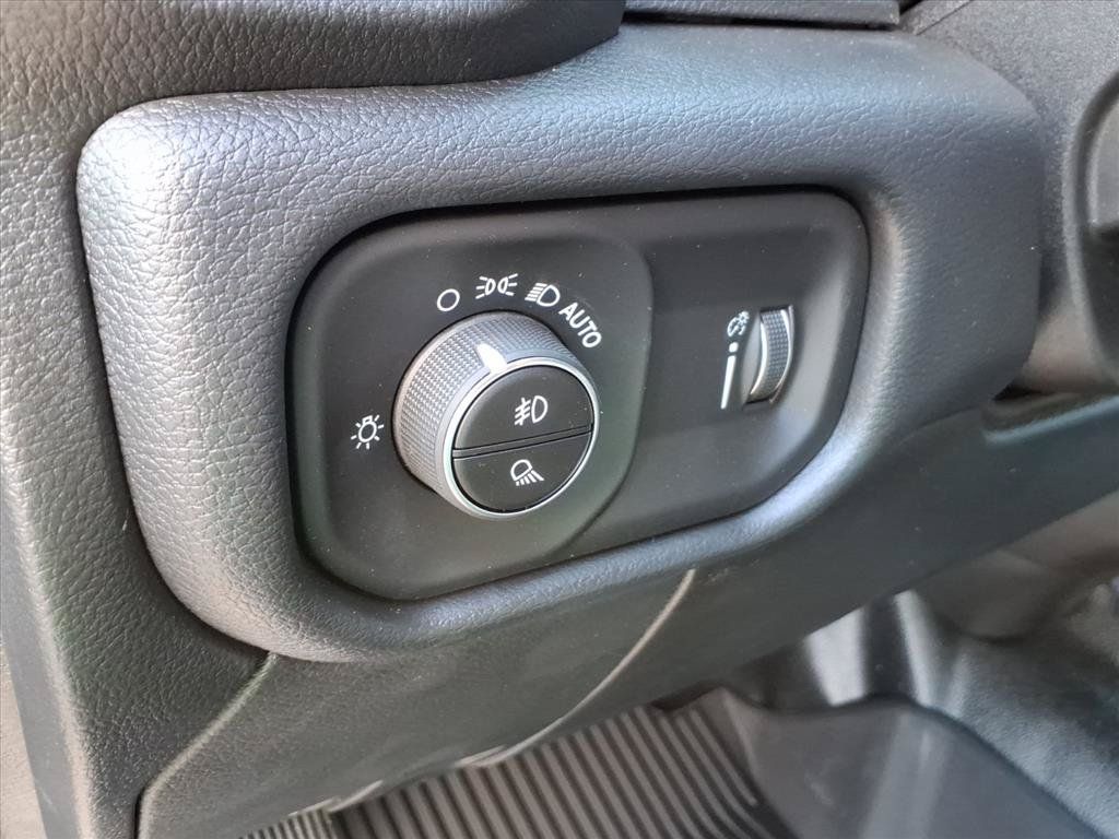 New 2026 RAM 2500 Tradesman w/ Chrome Appearance Group AWD/4WD image 21