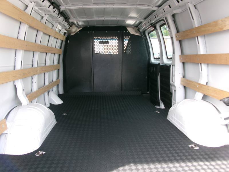 Used 2025 GMC Savana 2500 w/ Driver Convenience Package RWD image 9