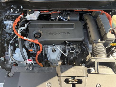 Certified 2025 Honda CR-V Sport image 29