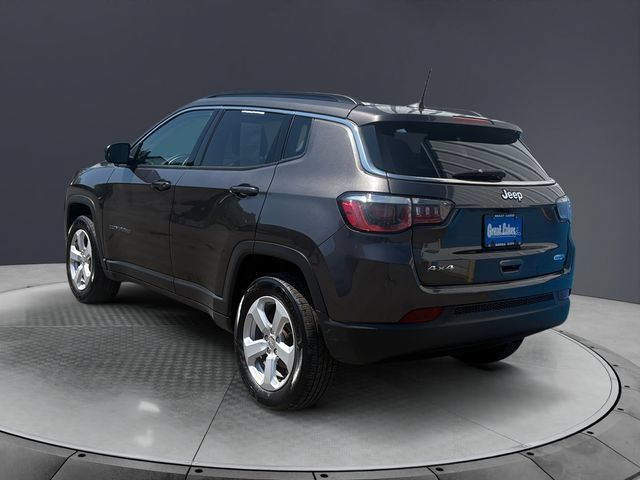 Used 2019 Jeep Compass Latitude AWD/4WD image 3