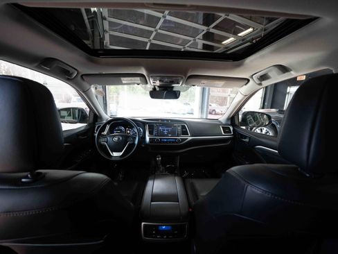 Used 2019 Toyota Highlander Limited image 19