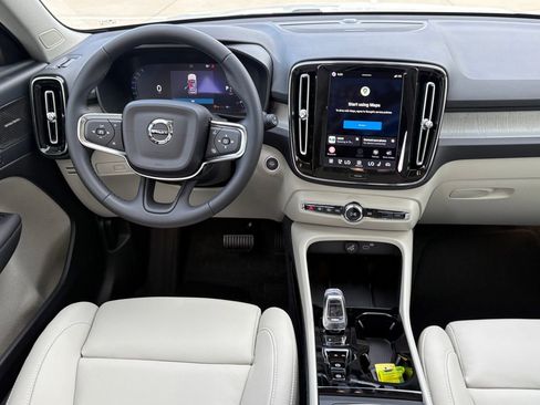 New 2026 Volvo XC40 B4 Plus w/ Protection Package Premier FWD image 9