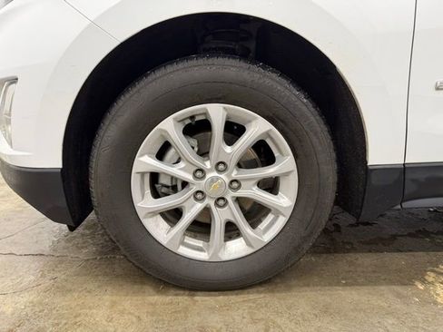 Used 2018 Chevrolet Equinox LT image 28