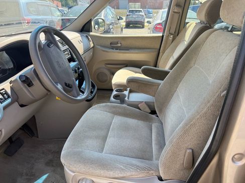 Used 2005 Kia Sedona FWD image 15