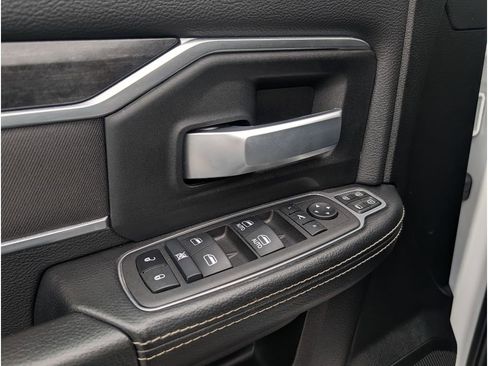 Used 2024 RAM 2500 Big Horn w/ Sport Appearance Package AWD/4WD image 17