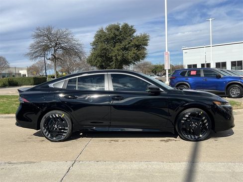 New 2026 Nissan Sentra SR image 3