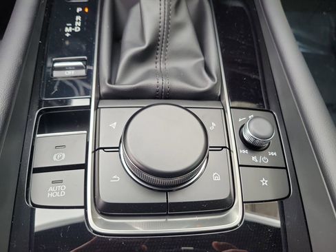 New 2026 MAZDA MAZDA3 Hatchback w/Premium Plus Pkg image 32