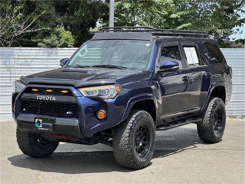 Used 2017 Toyota 4Runner TRD Off-Road Premium AWD/4WD image 6