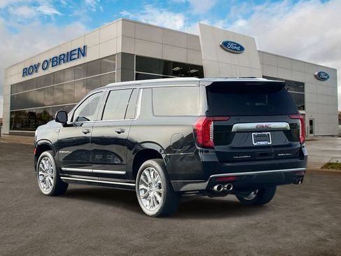 Used 2022 GMC Yukon XL Denali AWD/4WD image 3