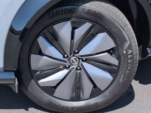 Used 2024 Nissan Ariya FWD image 11