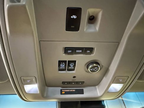 Used 2017 GMC Yukon Denali w/ Open Road Package image 23