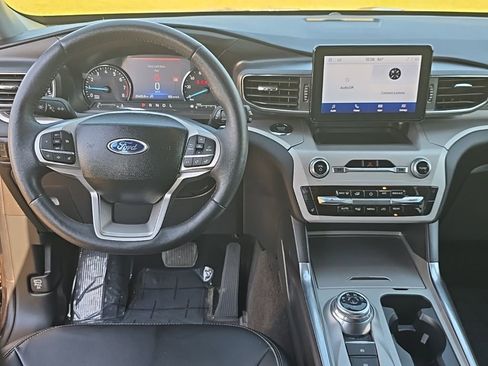 Used 2024 Ford Explorer XLT w/ Equipment Group 202A image 19