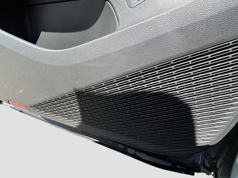 Used 2024 Volkswagen Atlas Cross Sport SE image 22