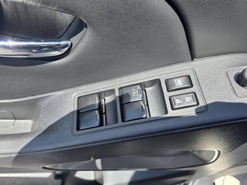 Used 2022 Nissan Frontier SV RWD image 14