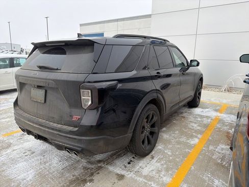 Used 2020 Ford Explorer ST w/ ST Street Pack image 2