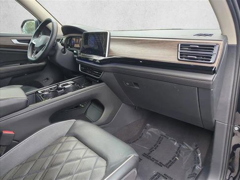 Used 2024 Volkswagen Atlas SEL Premium R-Line image 29